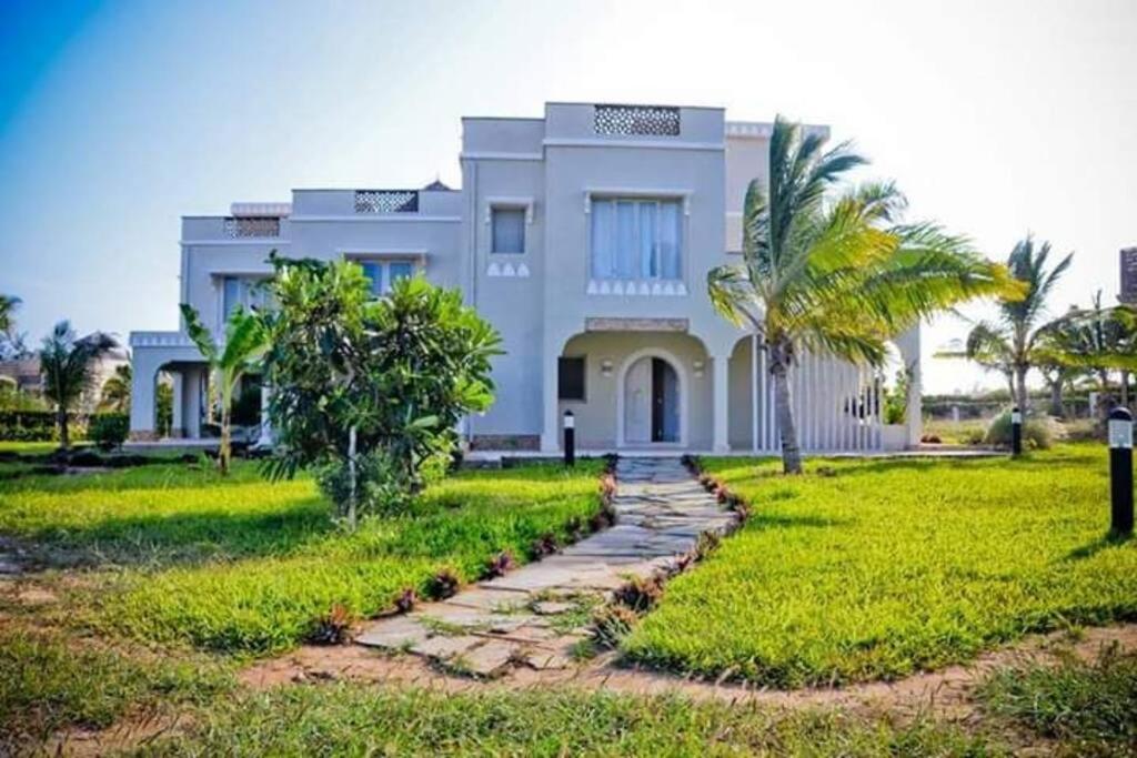 White Villa - Paparemo Beach Watamu Extérieur photo