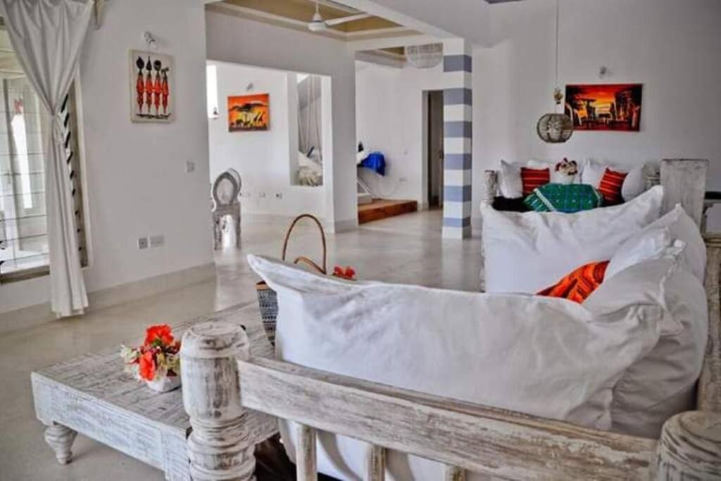 White Villa - Paparemo Beach Watamu Extérieur photo